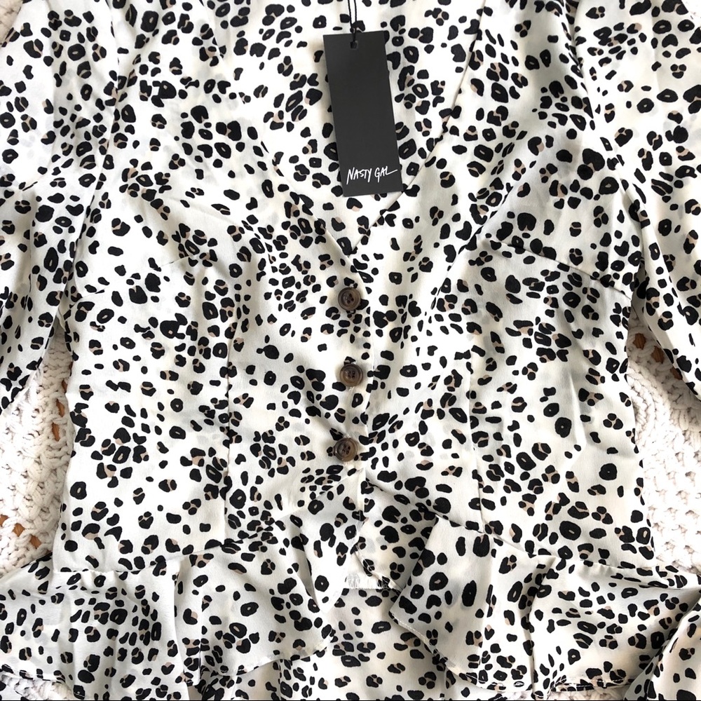 Leopard print blouse🐆 - Picture 2 of 5